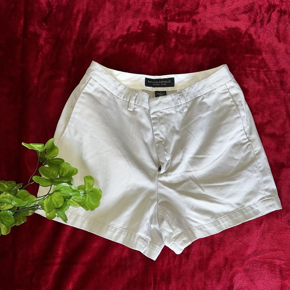 Banana Republic Factory Store Womens Size 4 Cream‎ Cotton Chino Bernuda